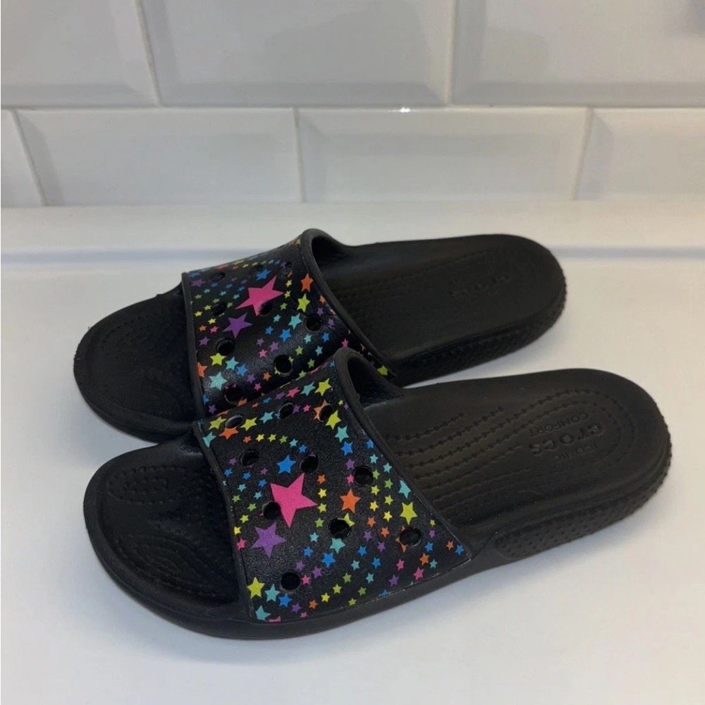 Crocs Classic Printed Slide Sandal Size 1 J1 Stars Print
